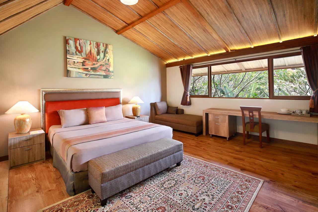 Puri Sabina Bed & Breakfast Jimbaran  Exterior photo