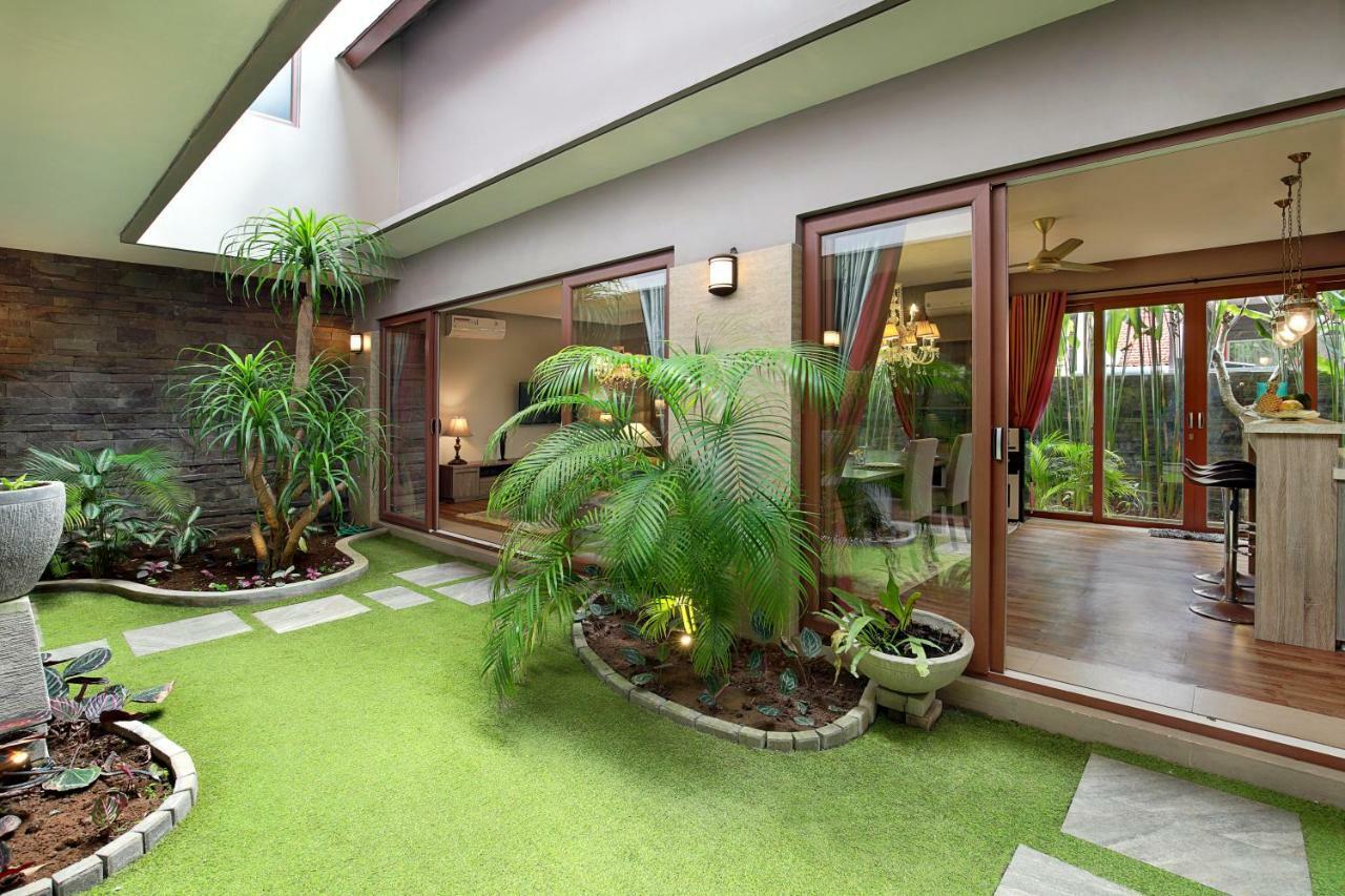 Puri Sabina Bed & Breakfast Jimbaran  Exterior photo