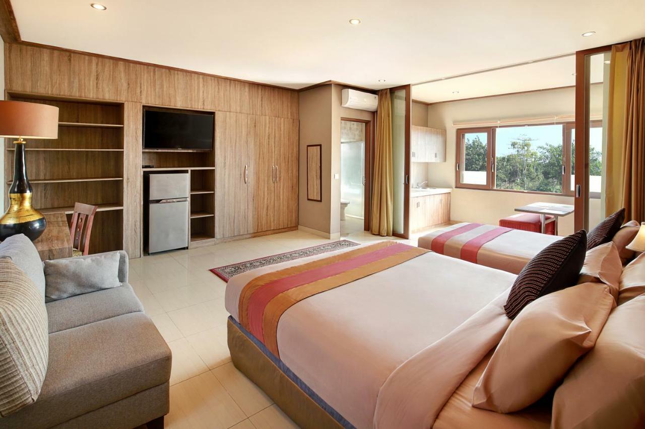 Puri Sabina Bed & Breakfast Jimbaran  Exterior photo