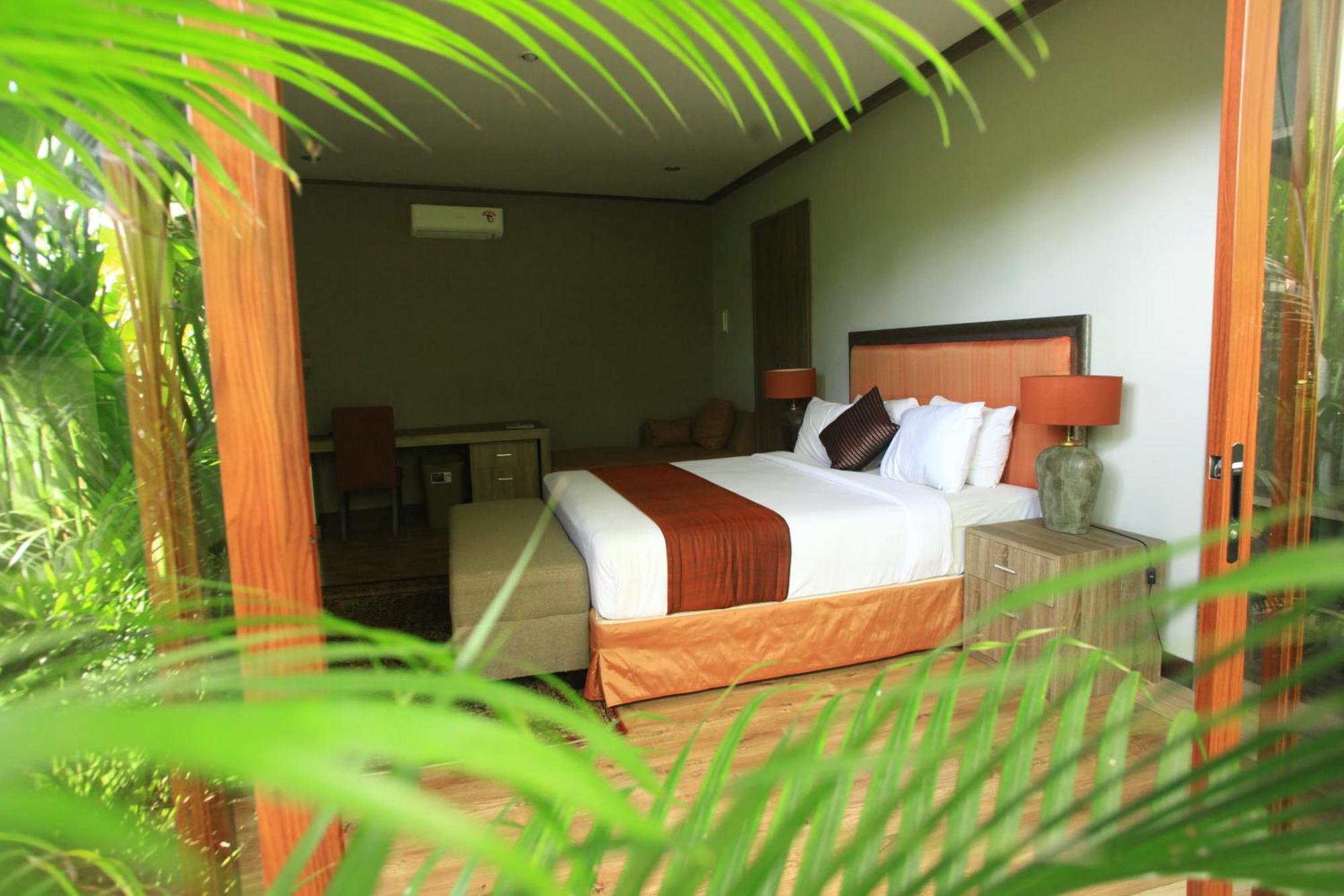 Puri Sabina Bed & Breakfast Jimbaran  Exterior photo