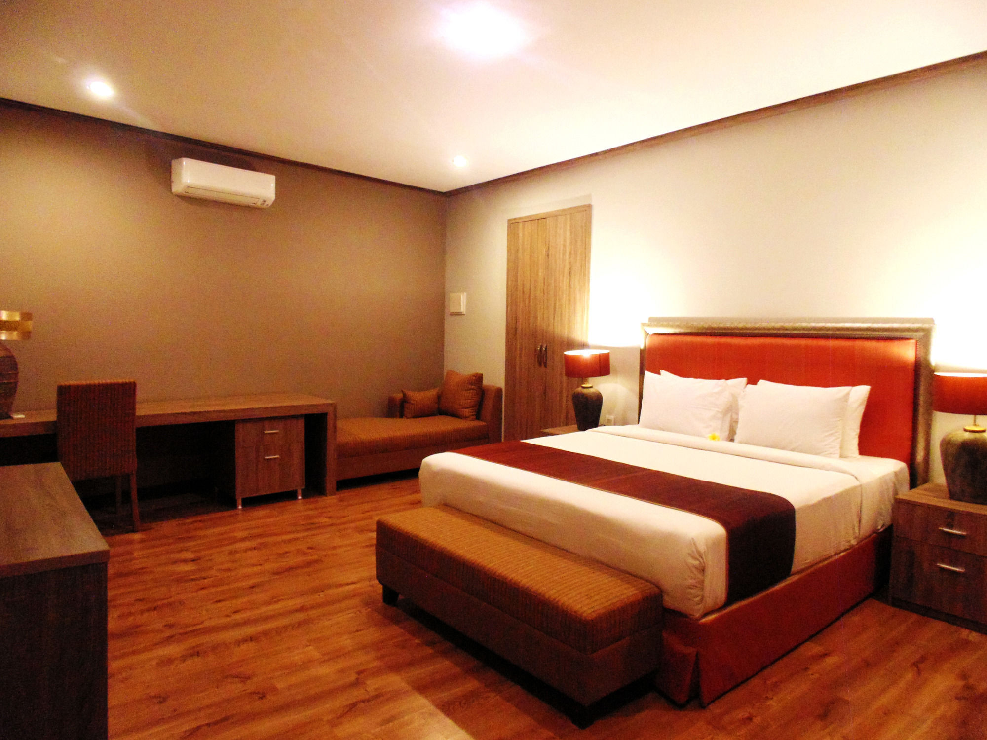 Puri Sabina Bed & Breakfast Jimbaran  Exterior photo